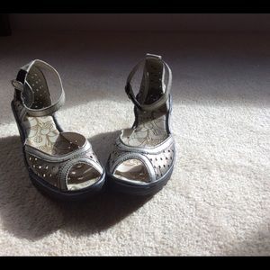 Authentic Fly London wedge shoe